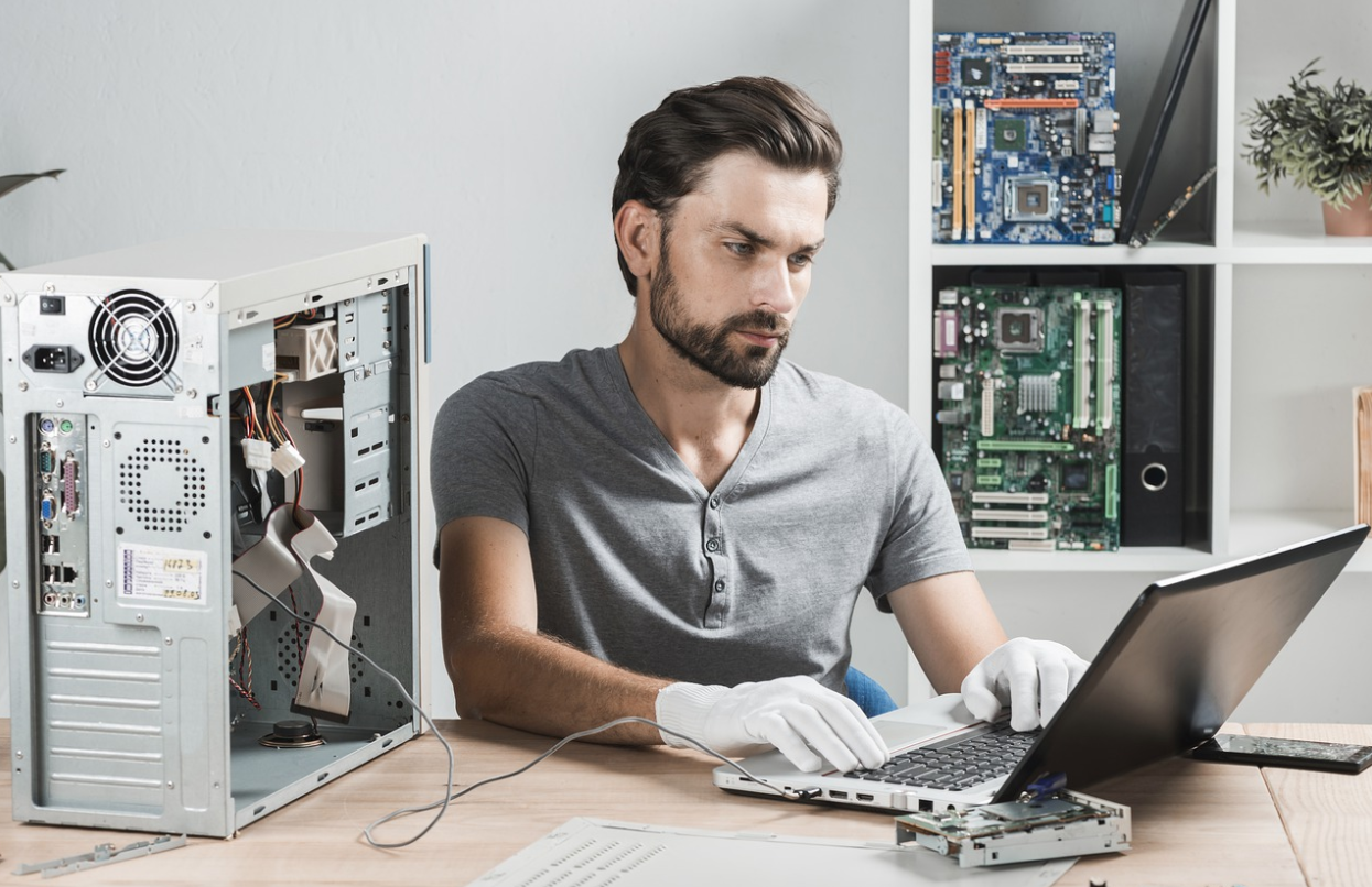 tech expert